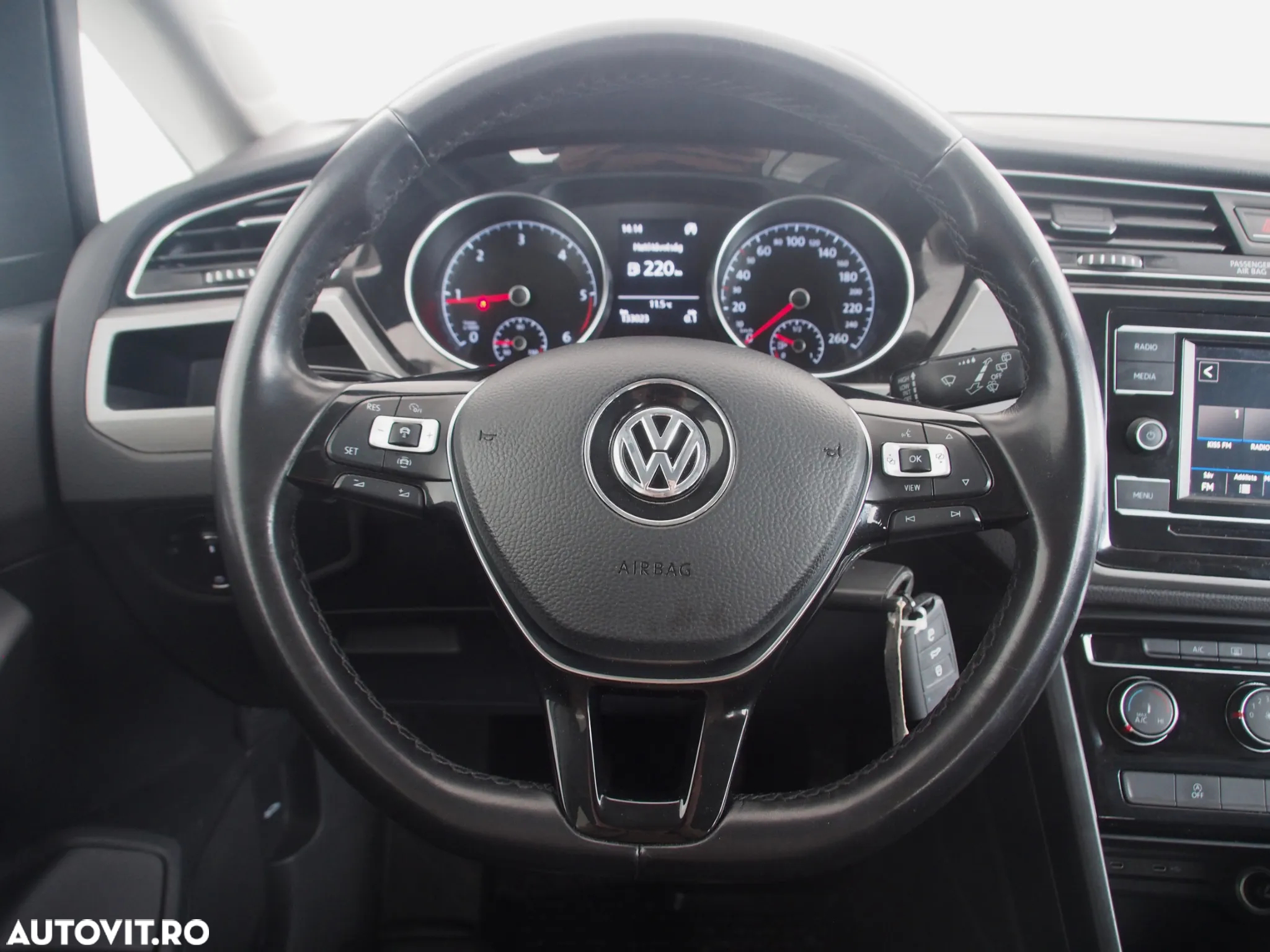 Volkswagen Touran 2.0 TDI Comfortline - 9