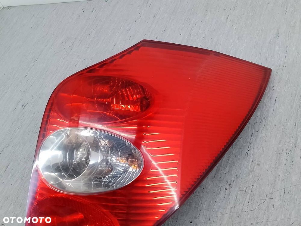 LAMPA TYLNA PRAWA RENAULT LAGUNA II ( 02-07 ) 8200002472 KOMBI - 7
