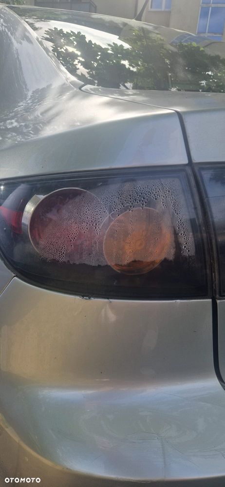 Mazda 3 1.6 Active + - 15