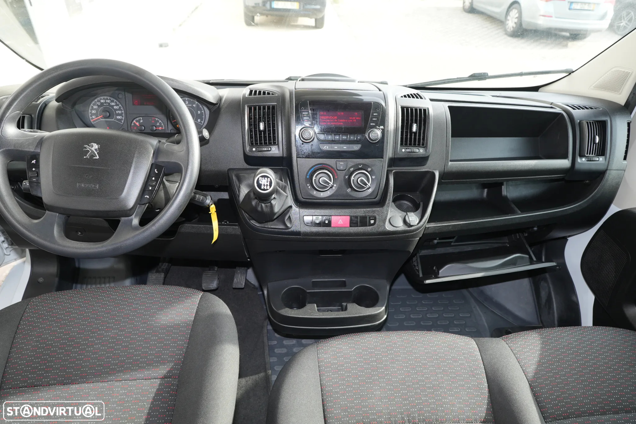 Peugeot Boxer 7Lugares 2.2BlueHDI 140cv - 11