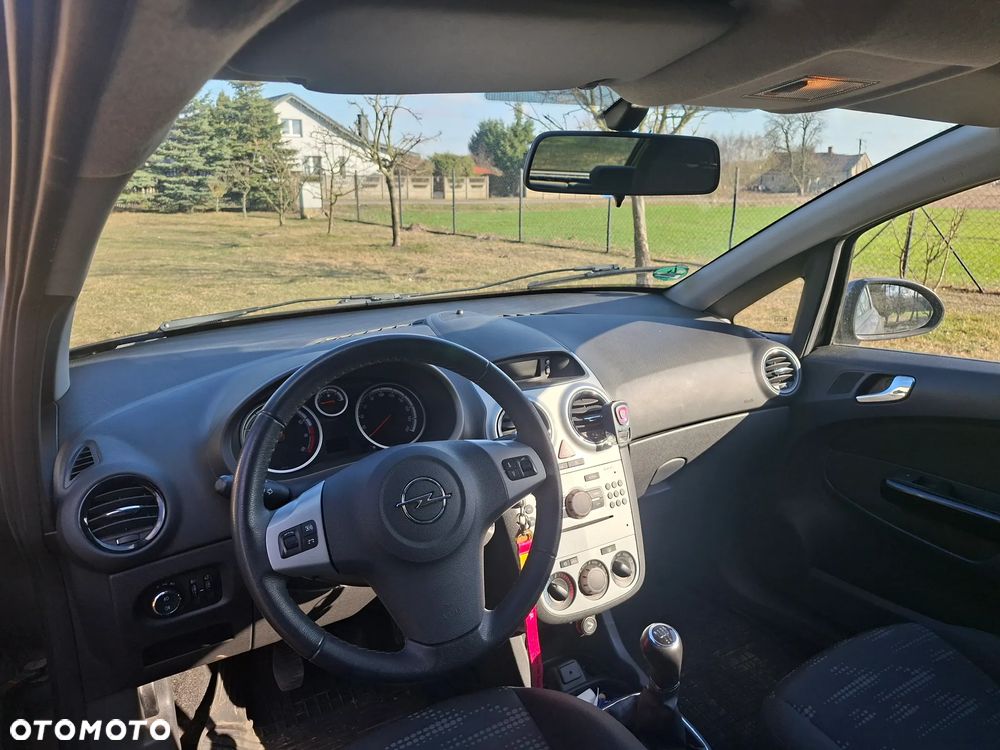 Opel Corsa 1.4 16V Satellite - 9