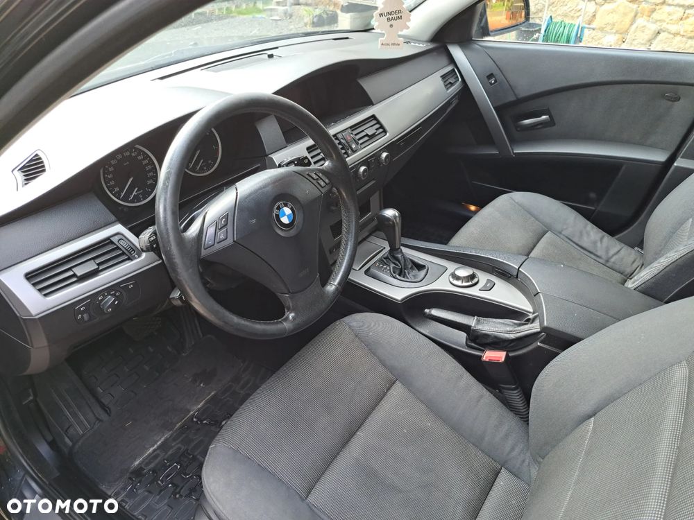 BMW Seria 5 525d Touring - 5