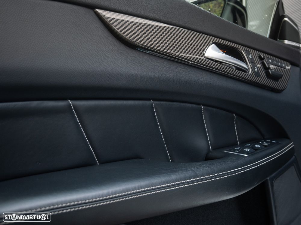 Mercedes-Benz CLS 63 AMG S Shooting Brake 4-Matic - 27