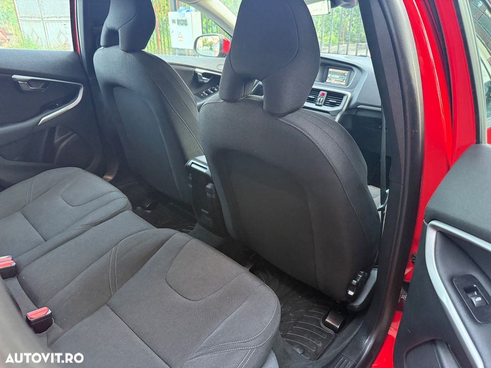 Volvo V40 T2 Momentum - 17