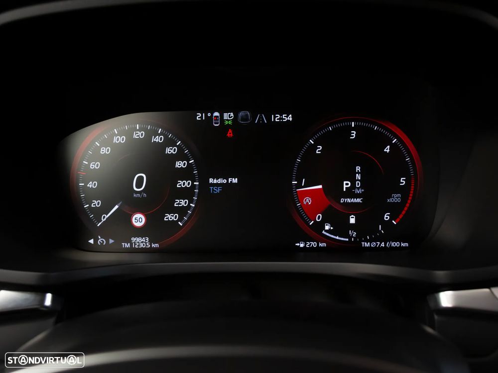 Volvo V60 2.0 B4 Momentum Plus Geartronic - 25