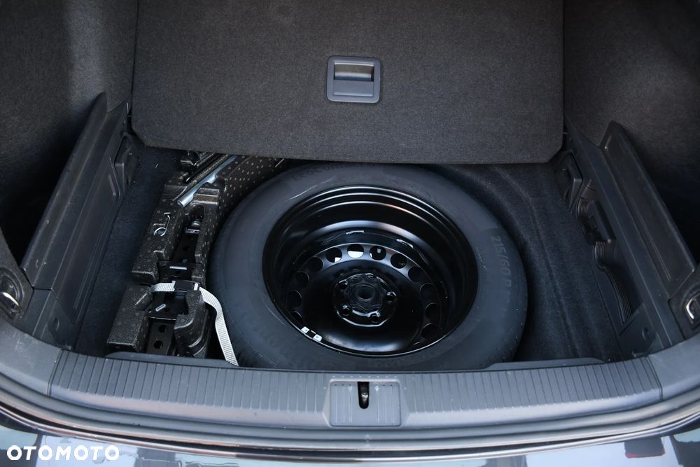 Volkswagen Passat 2.0 TDI SCR DSG Business - 29