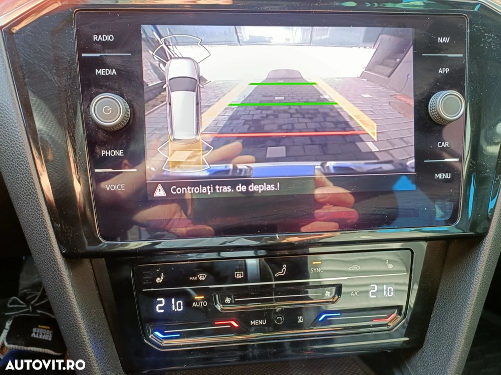 Volkswagen Passat Variant 2.0 TDI 4Mot DSG Highline - 6