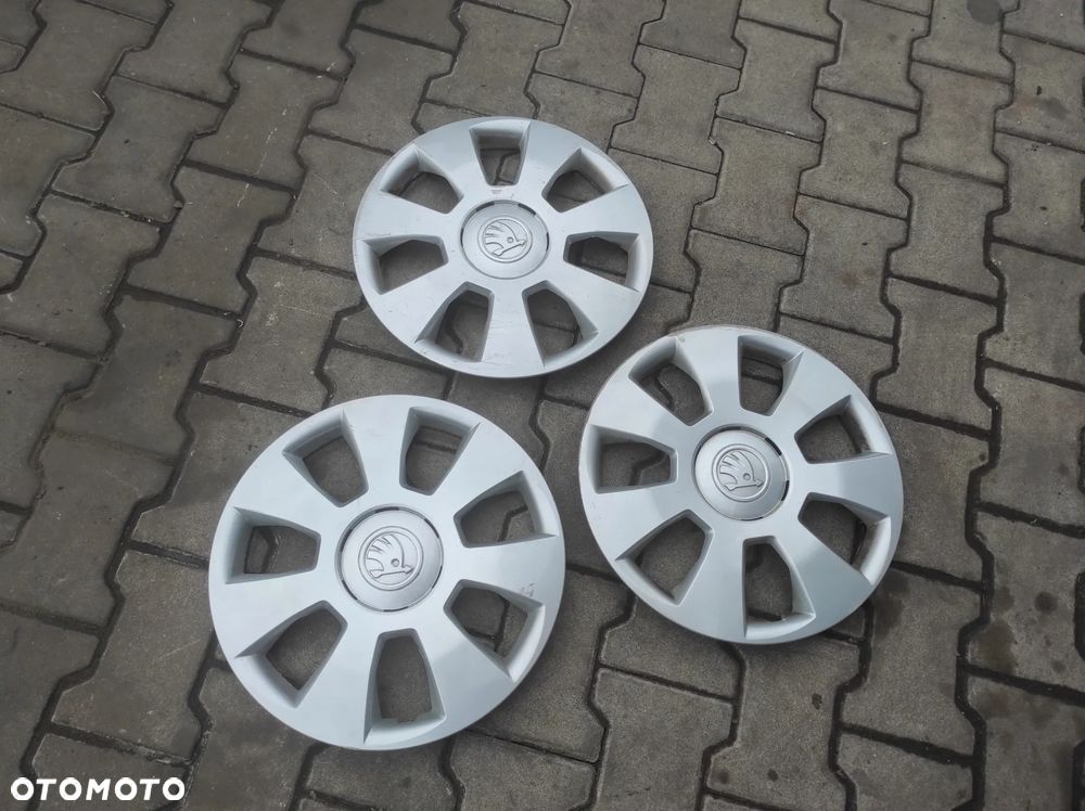 KOŁPAKI KOŁPAK R15 6V0601147 3 SZT SKODA WYSYŁKA !!!!!! - 1