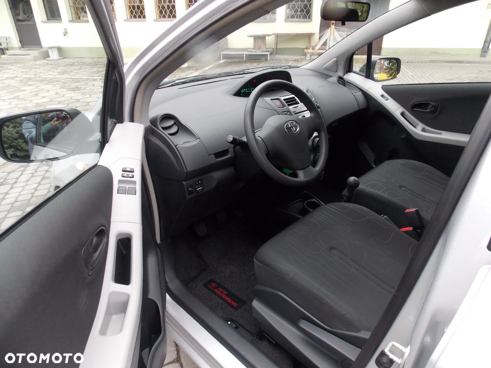 Toyota Yaris 1.0 VVT-i Sol - 19