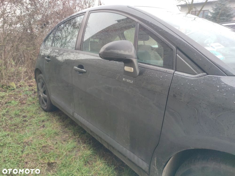 Citroën C4 ver-1-4-16v-x - 12