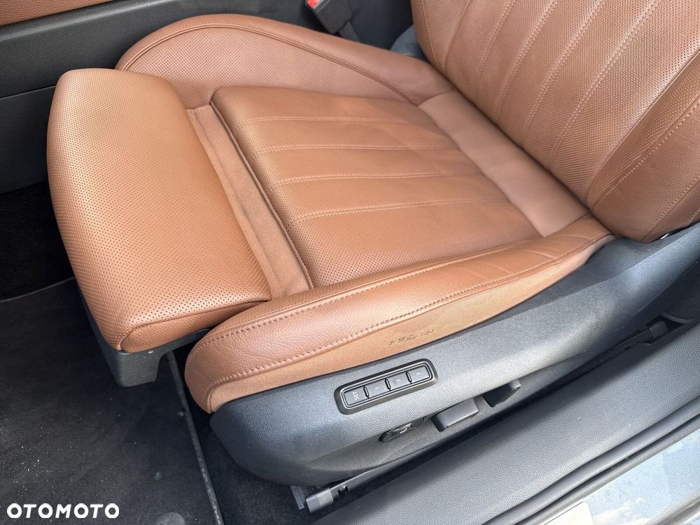 Skoda Superb 2.0 TDI SCR L&K DSG - 19