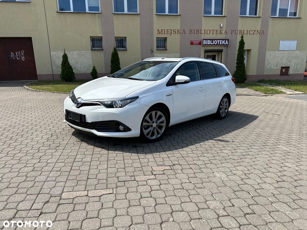 Toyota Auris - 1
