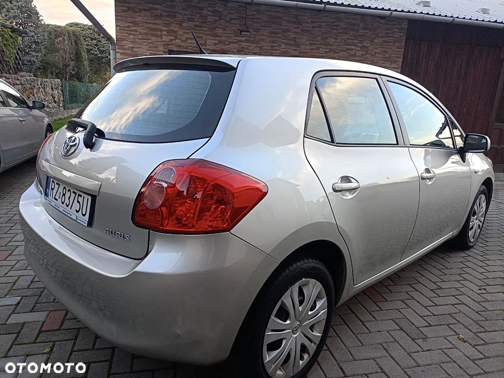 Toyota Auris - 4