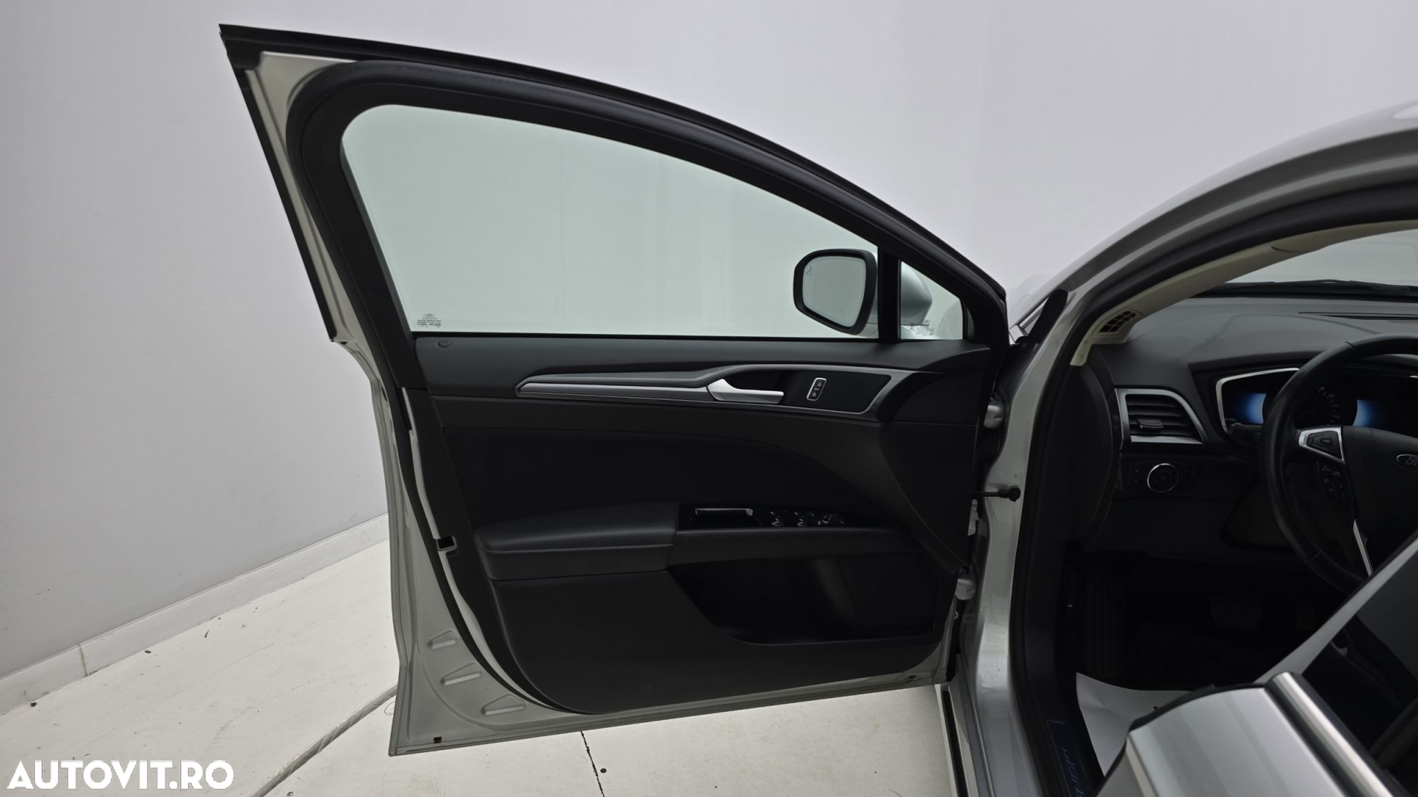 Ford Mondeo 2.0 HEV Trend - 10