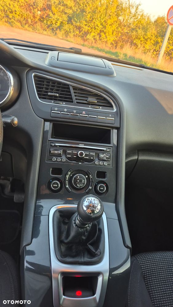 Peugeot 5008 2.0 HDi Allure 7os - 23