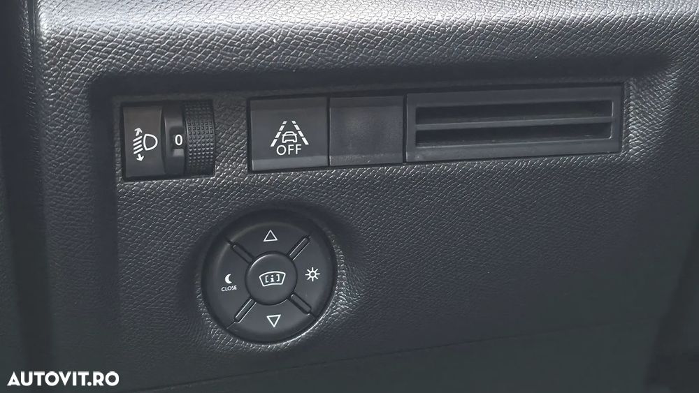 Citroën C4 PureTech 130 Stop&Start EAT8 SHINE - 24