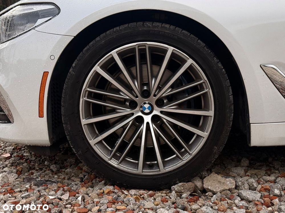 BMW 5 Series 2017 photo 5