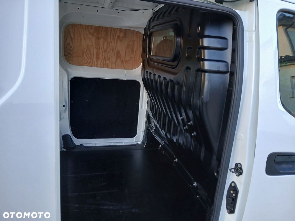 Nissan NV200 - 12