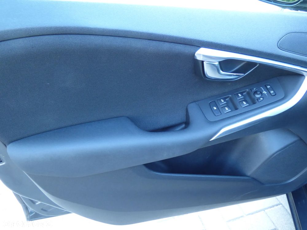 Volvo V40 D2 You - 11