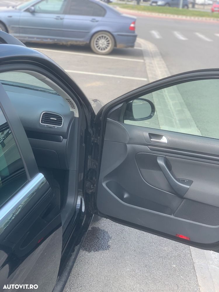 Volkswagen Golf 1.6 TDI DPF BlueMotion - 32