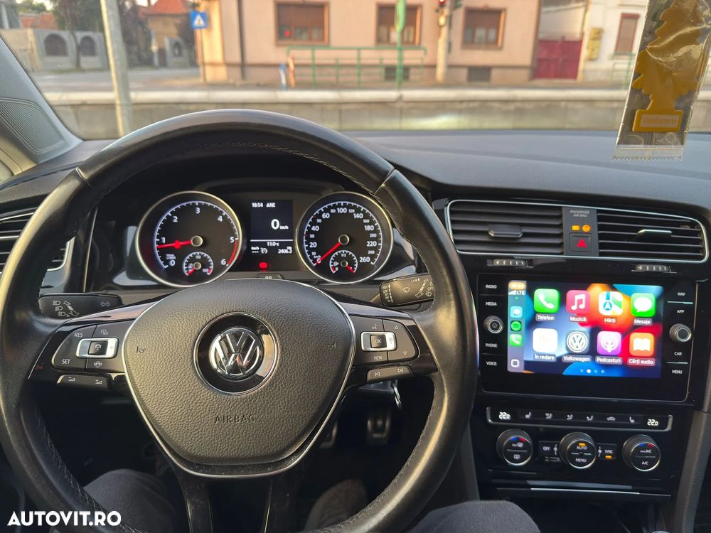Volkswagen Golf - 16