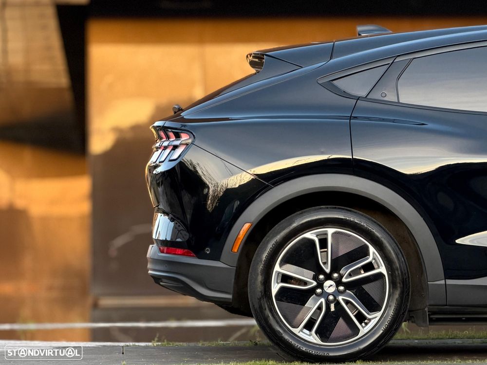 Ford Mustang Mach-E Standard - 22