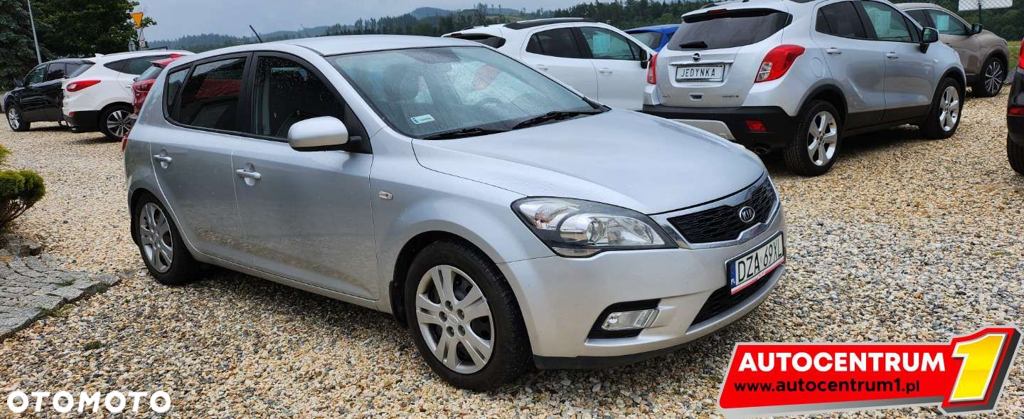 Kia Ceed - 10