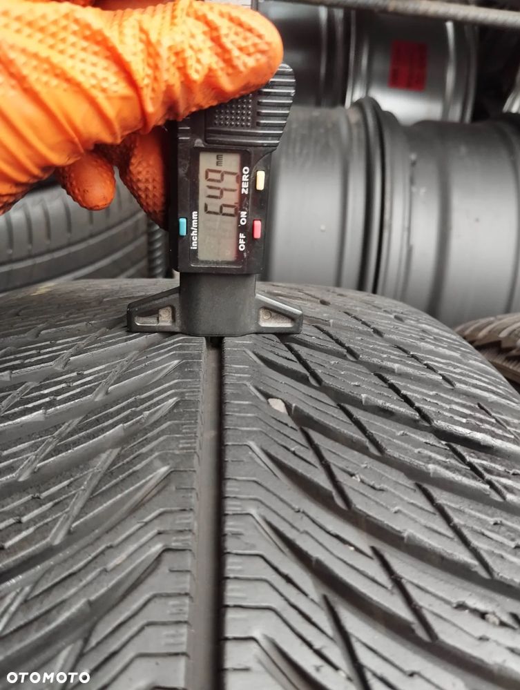 Michelin Pilot Alpin 5 235 45 19 99 V 3PMSF rant XL 2szt. - 3