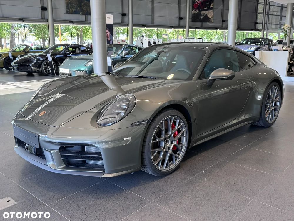 Porsche 911 Carrera 4S - 1
