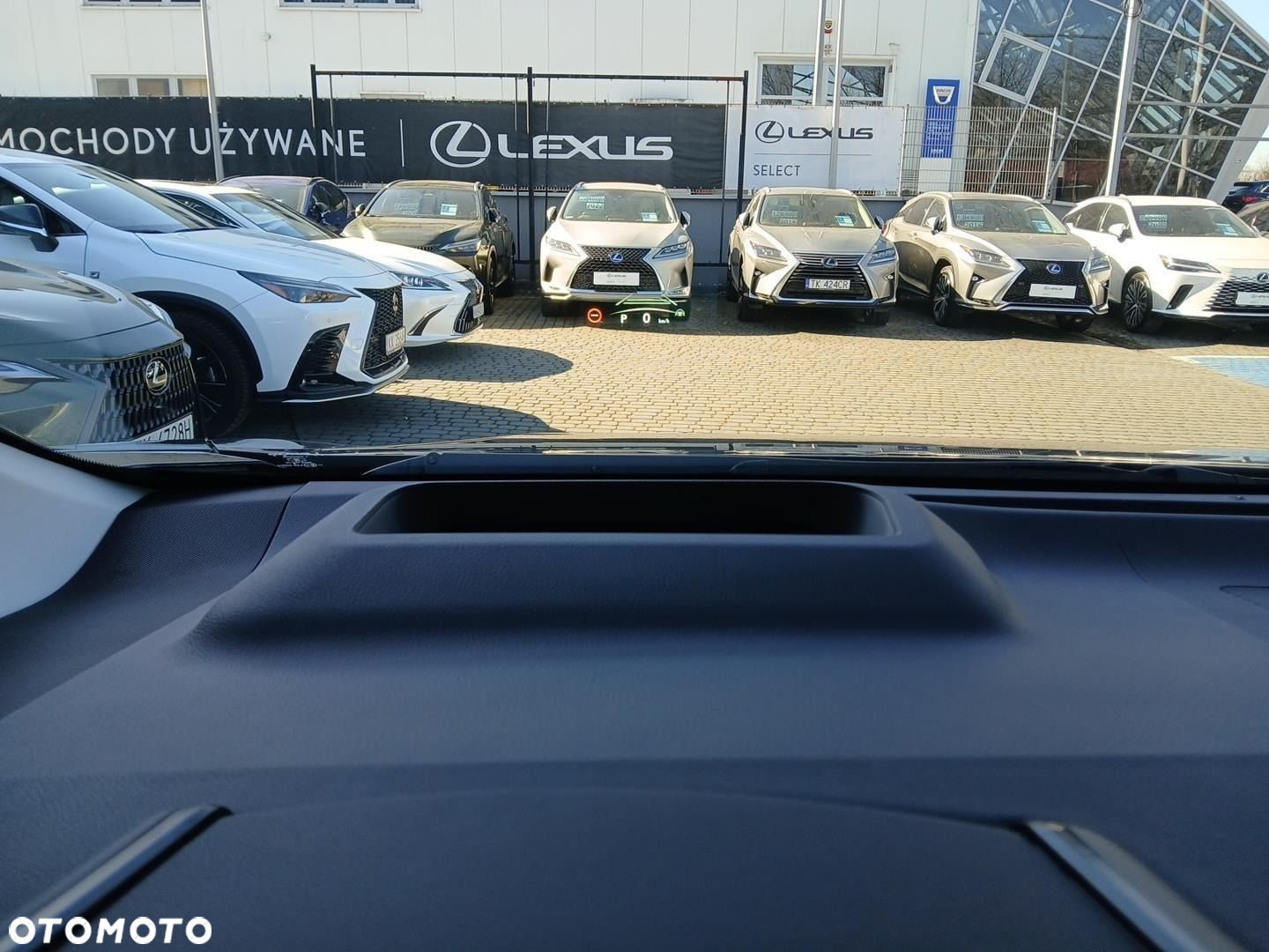 Lexus LM - 20