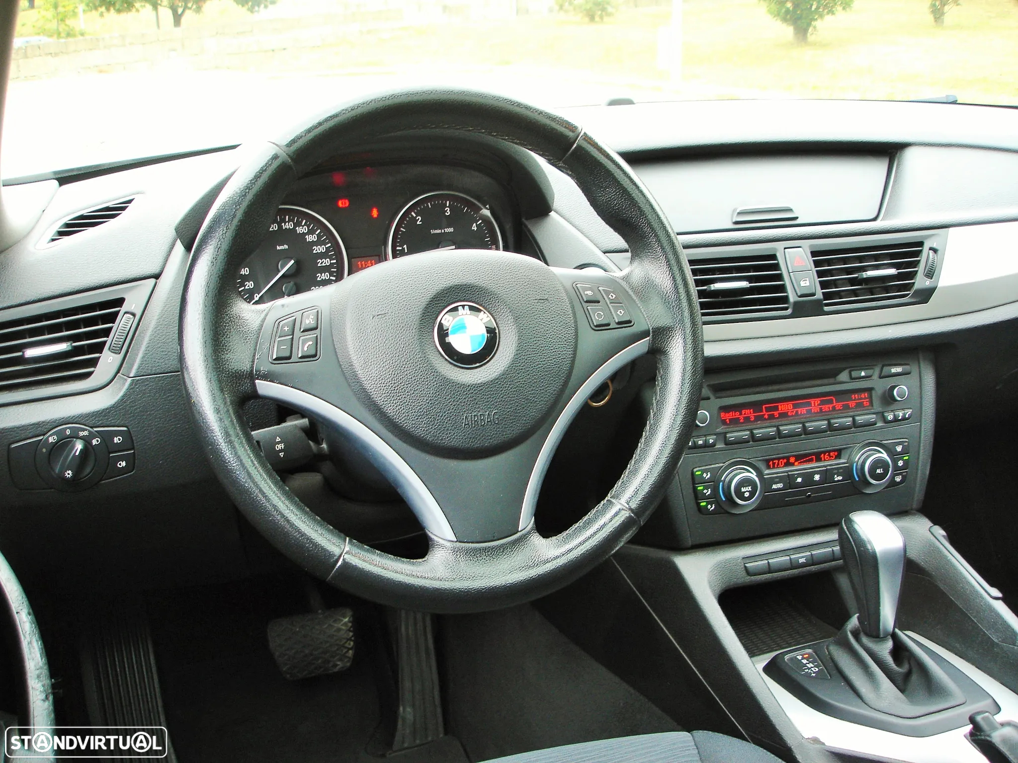 BMW X1 18 d sDrive Auto - 4