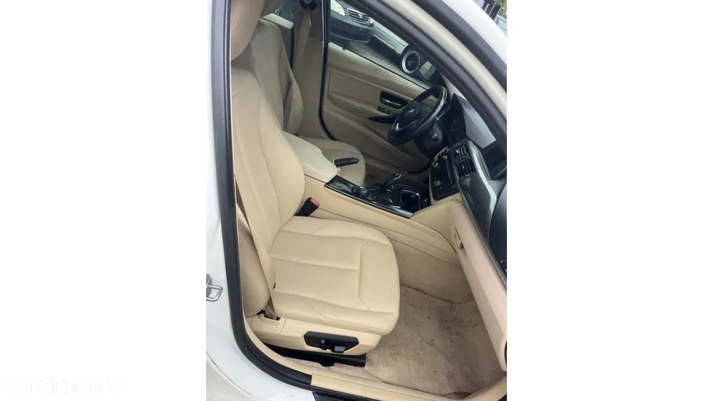 BMW Seria 3 328i - 25