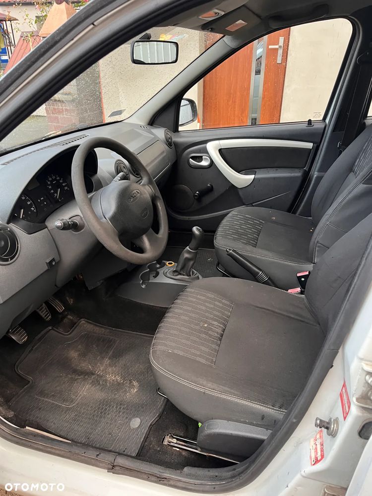 Dacia Logan MCV 1.4 - 9