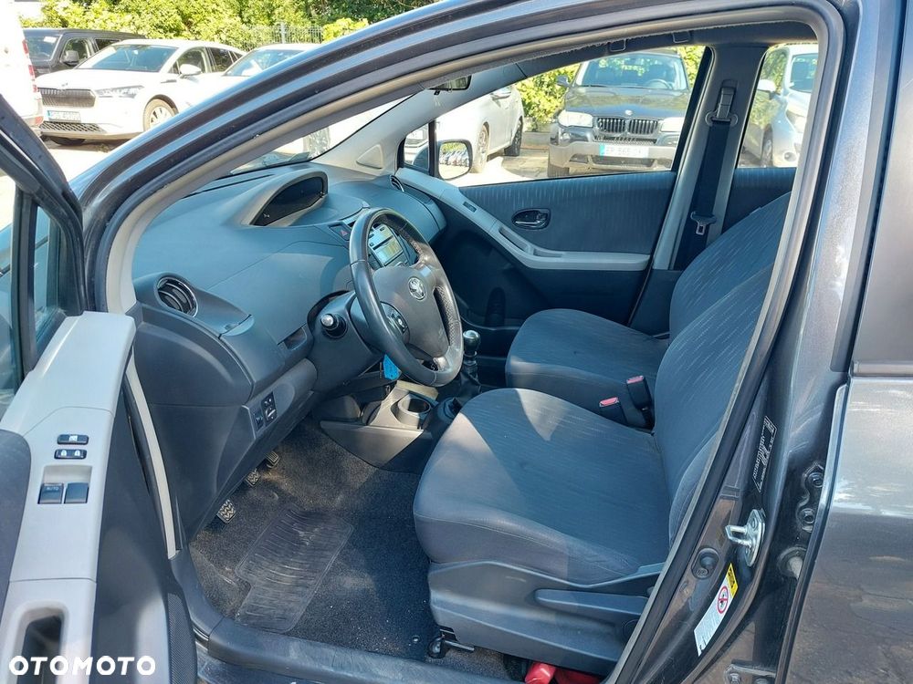 Toyota Yaris - 7
