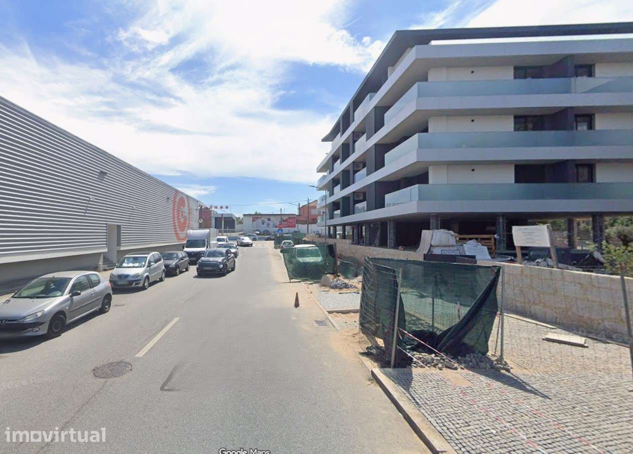 Terreno Próx. ao Hospital S. João (a 6 min.) - Grande imagem: 2/4