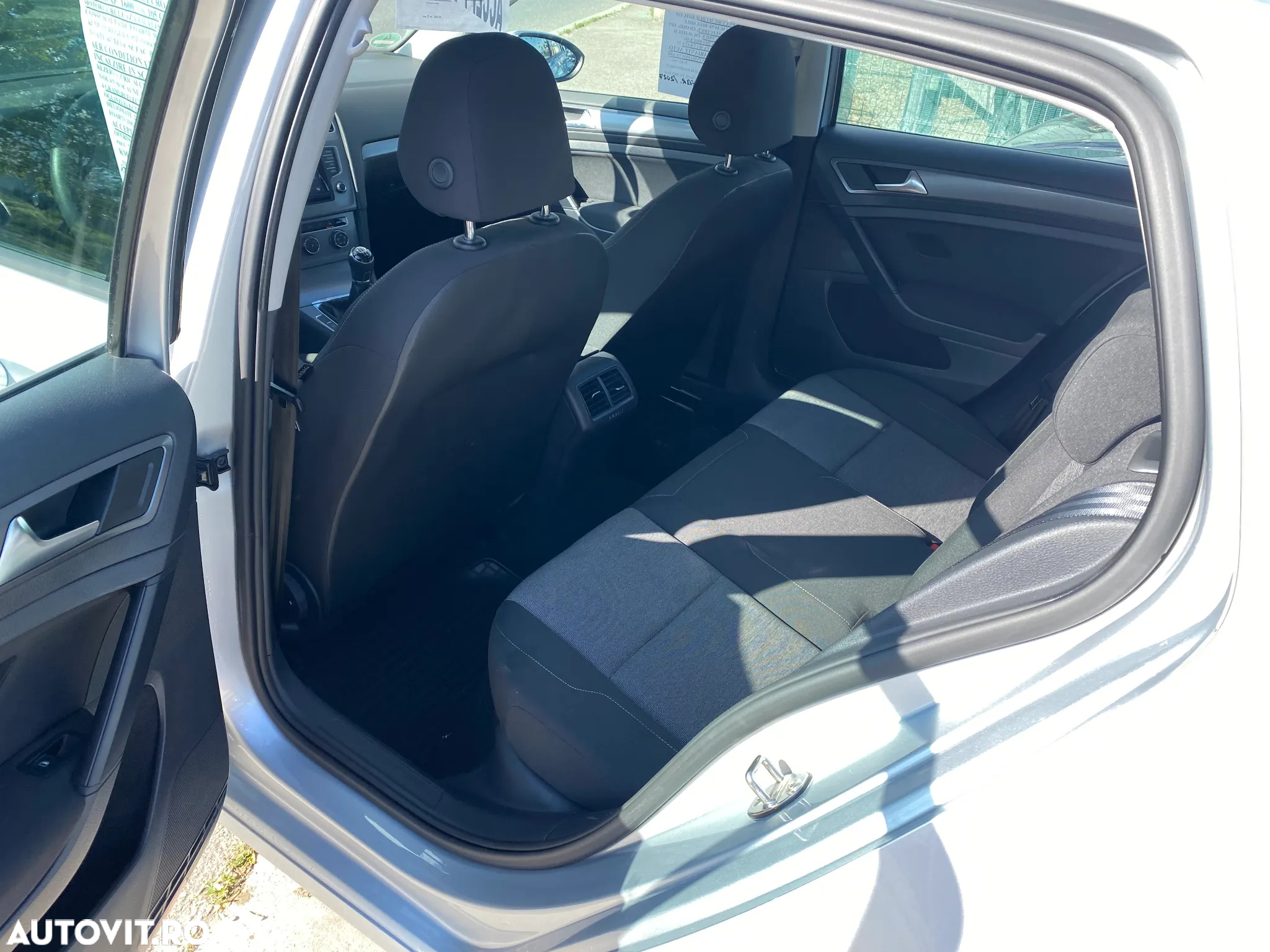 Volkswagen Golf 1.6 TDI BlueMotion Technology Comfortline - 14