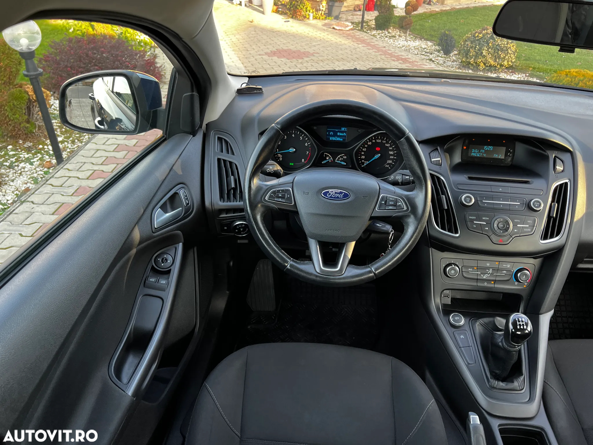 Ford Focus 1.0 EcoBoost Trend - 25