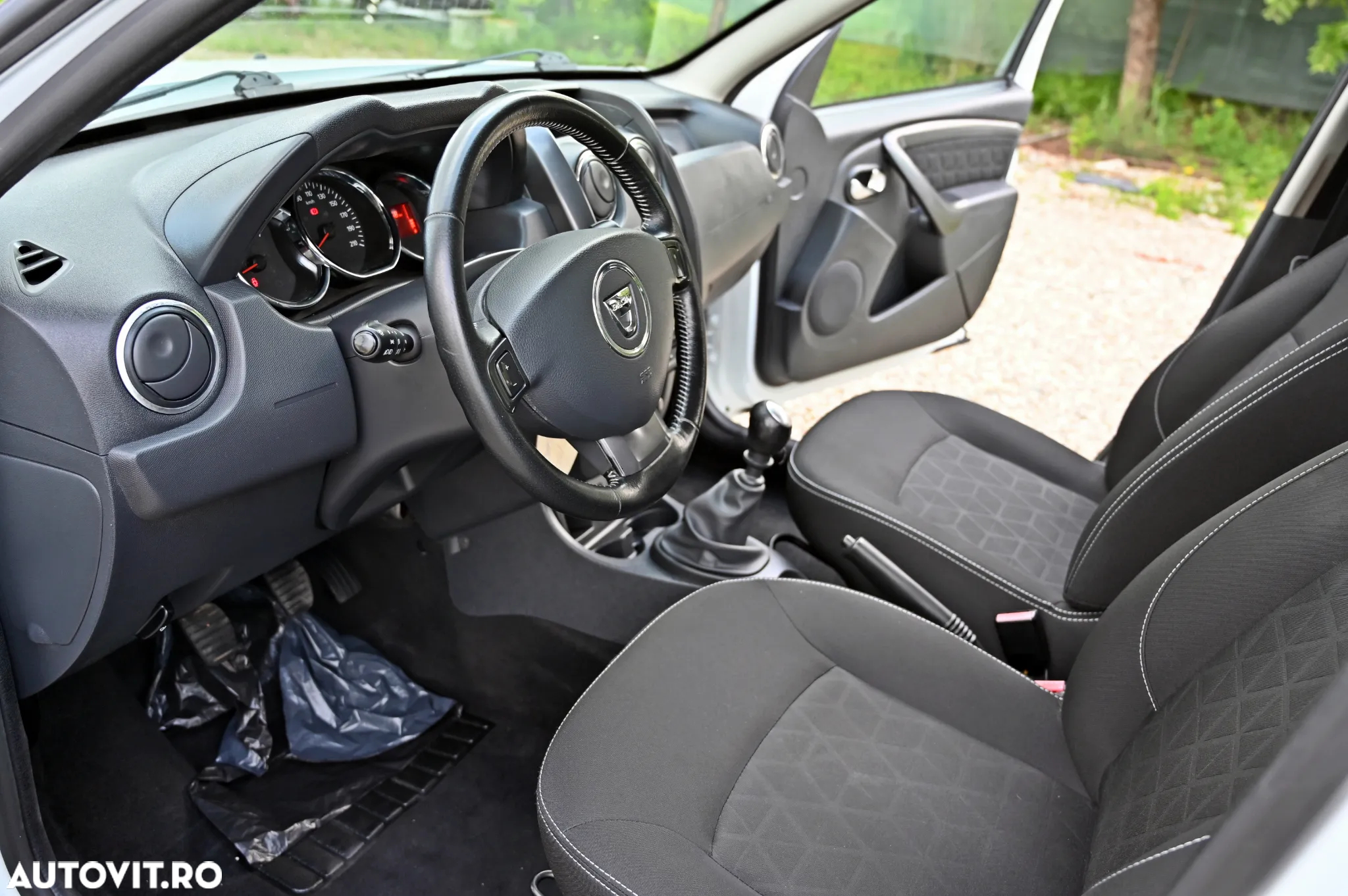 Dacia Duster dCi 110 FAP 4x2 Laureate - 8