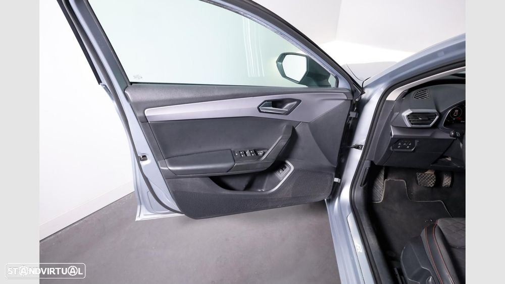 SEAT Leon 1.5 TSI e-Hybrid FR DSG — fotografia 7