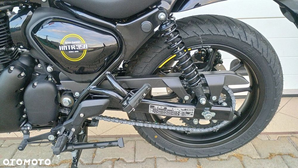Royal Enfield HNTR - 19