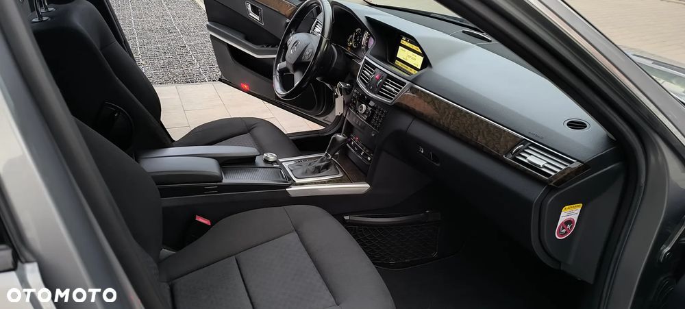 Mercedes-Benz Klasa E 200 Kompressor Automatik Elegance - 40