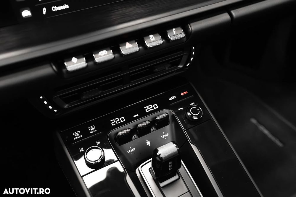 Porsche 911 4 GTS PDK - 17