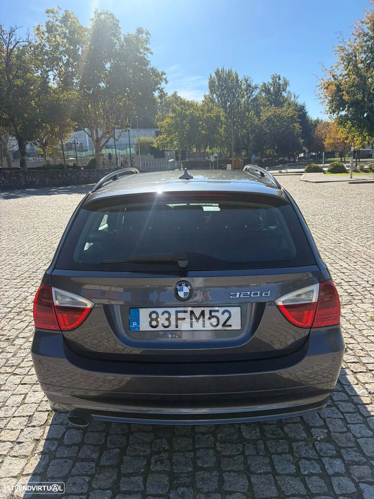 BMW 320 d Sport - 8