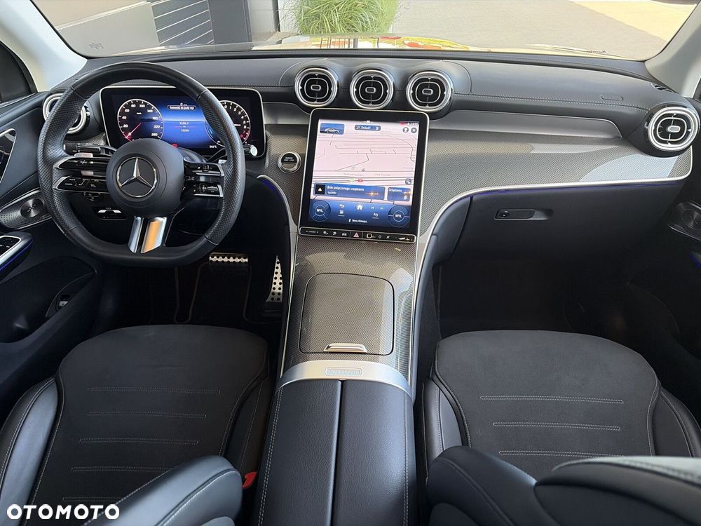Mercedes-Benz GLC - 12
