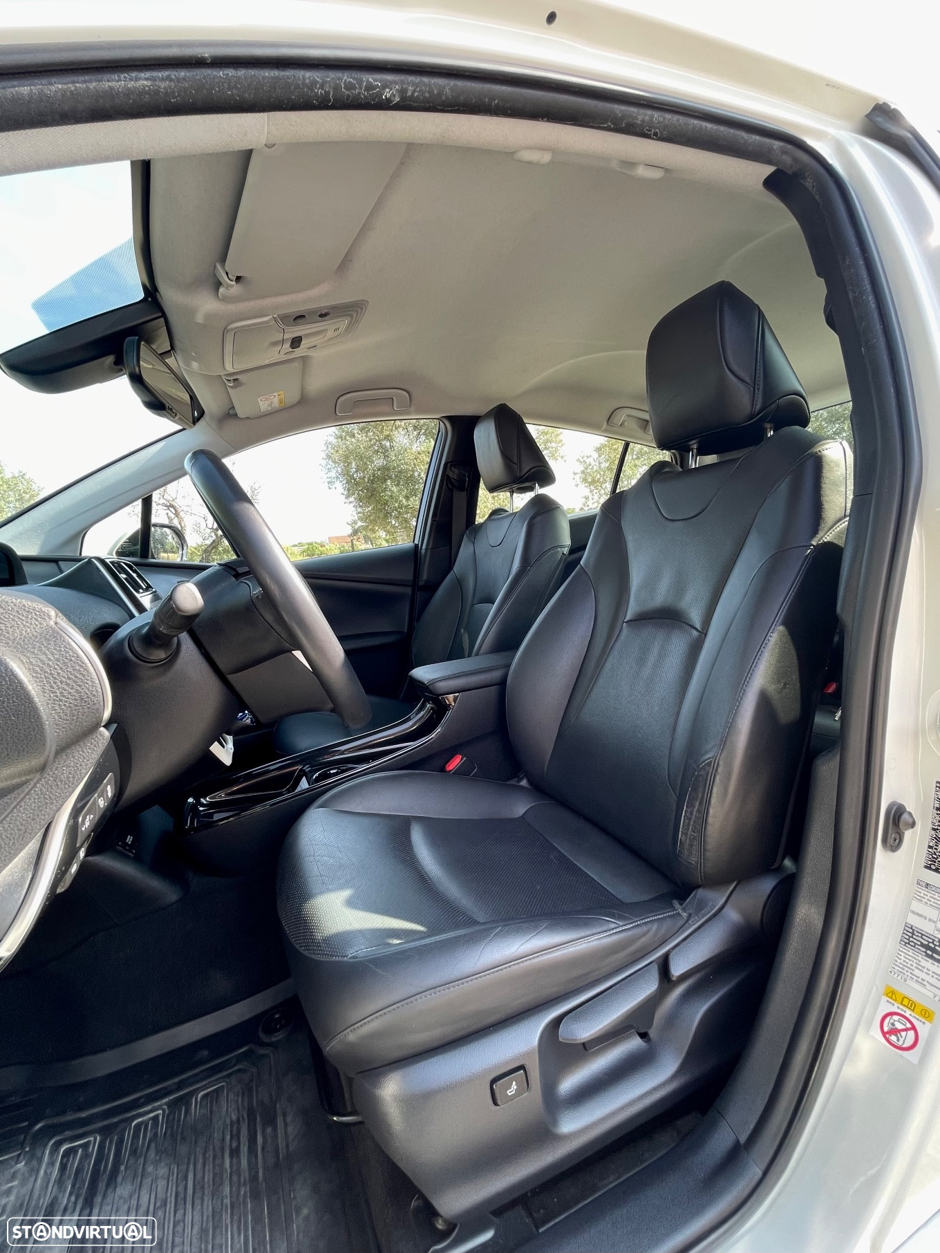 Toyota Prius 1.8 Plug-In Luxury Pele - 13