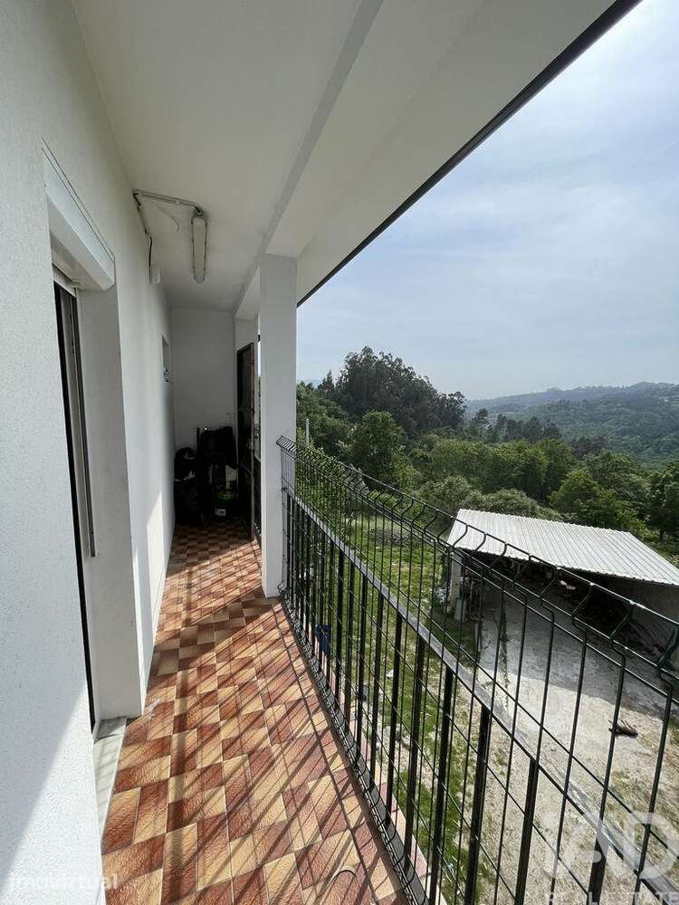 Moradia bi-familiar T6 em Jazente de 204,2 m2 - Grande imagem: 5/32