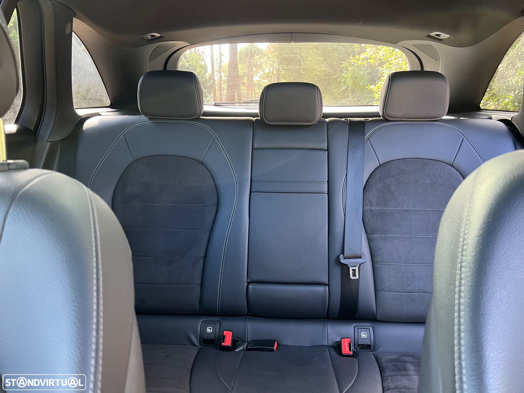 Mercedes-Benz GLC 350 e 4Matic 7G-TRONIC AMG Line - 16