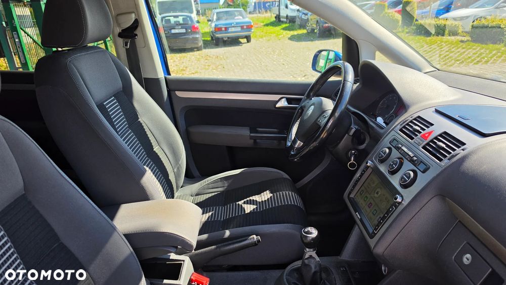 Volkswagen Touran 2.0 FSI Highline - 6