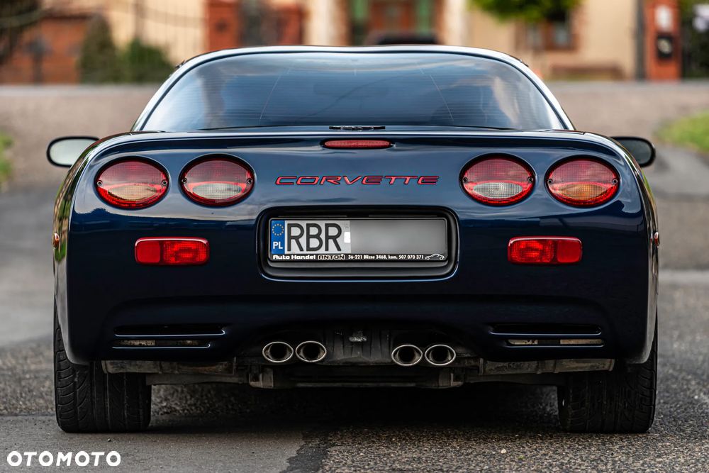 Chevrolet Corvette - 23