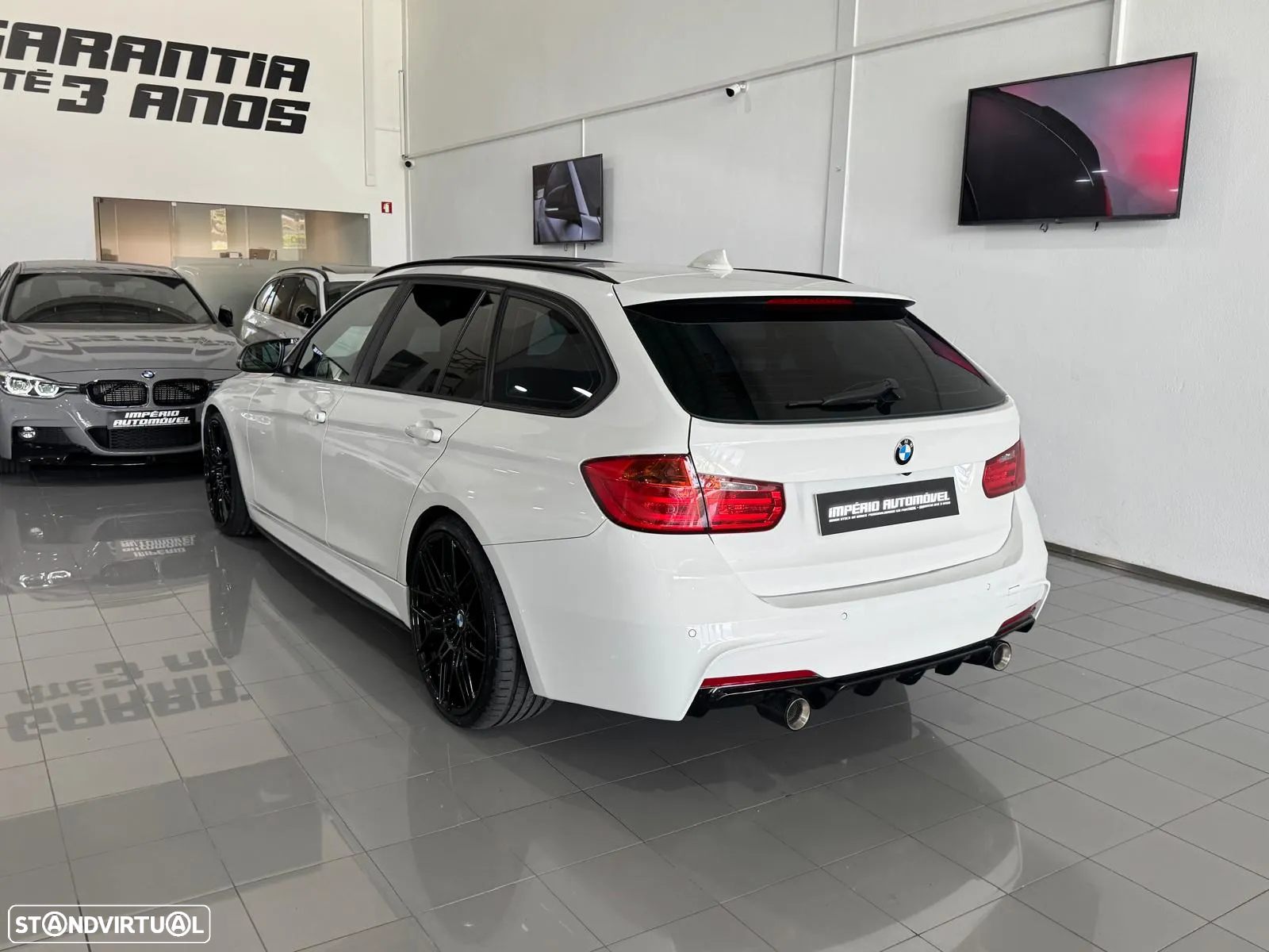 BMW 320 d Touring xDrive Auto - 11